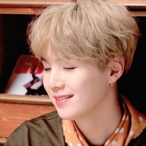 Potret di balik layar SUGA (BTS)