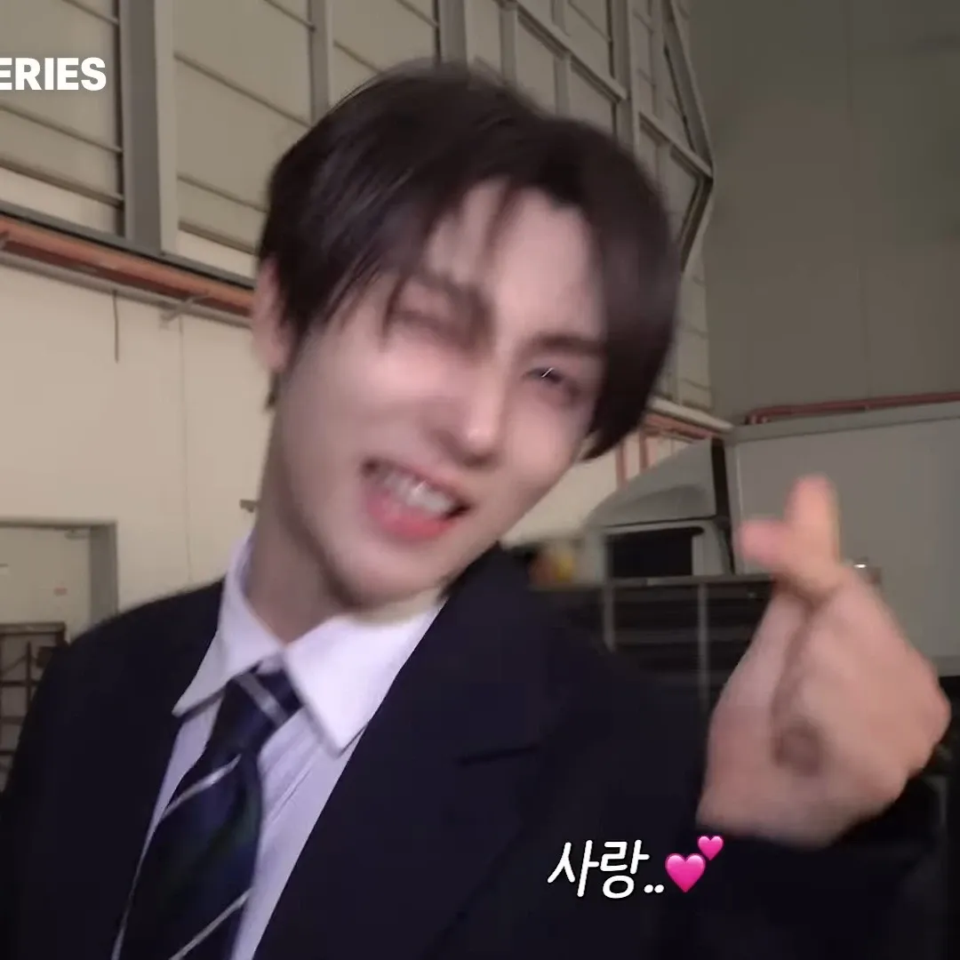 Latest photo of Youngjae (TWS)