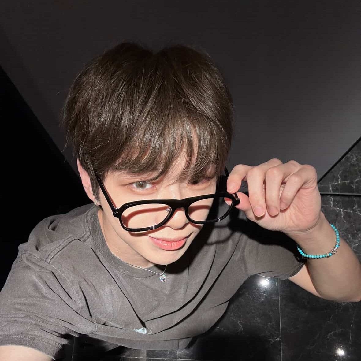 강다니엘의 비하인드 컷