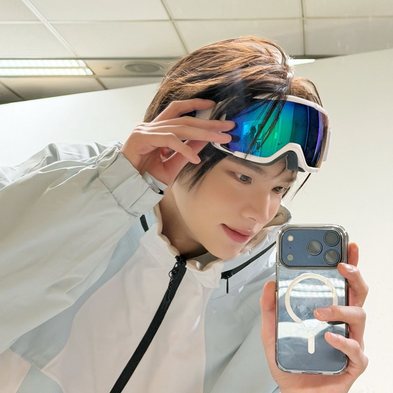 Behind-the-scenes cut of Shinyu (TWS)