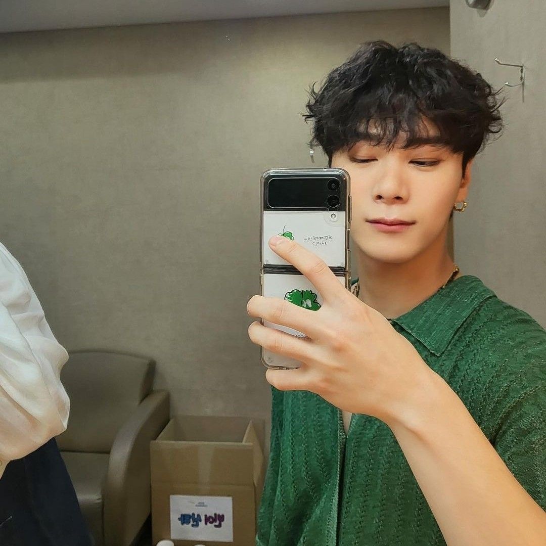 Latest photo of Moonbin (ASTRO)