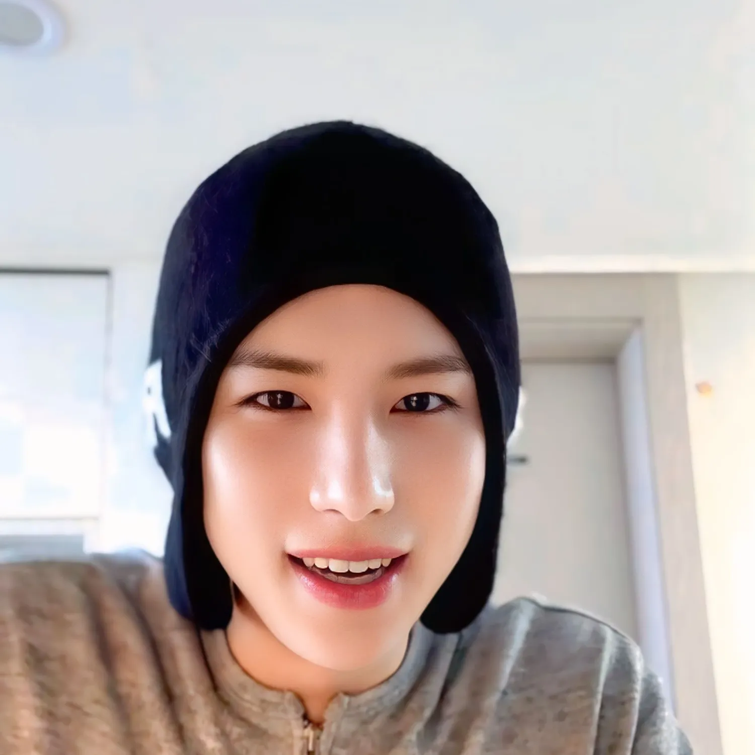 Behind-the-scenes cut of Wow (A.C.E)