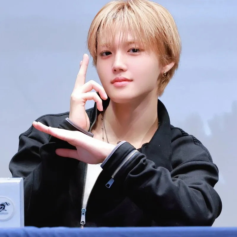 Latest photo of Doyoung (TREASURE)