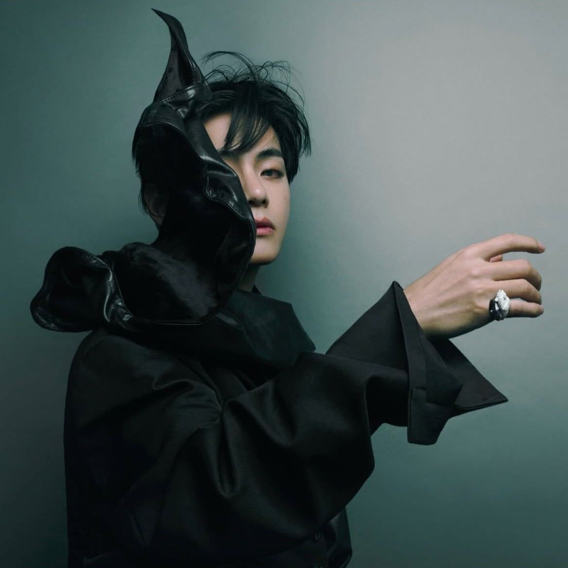 뷔 (방탄소년단)의 비하인드 컷