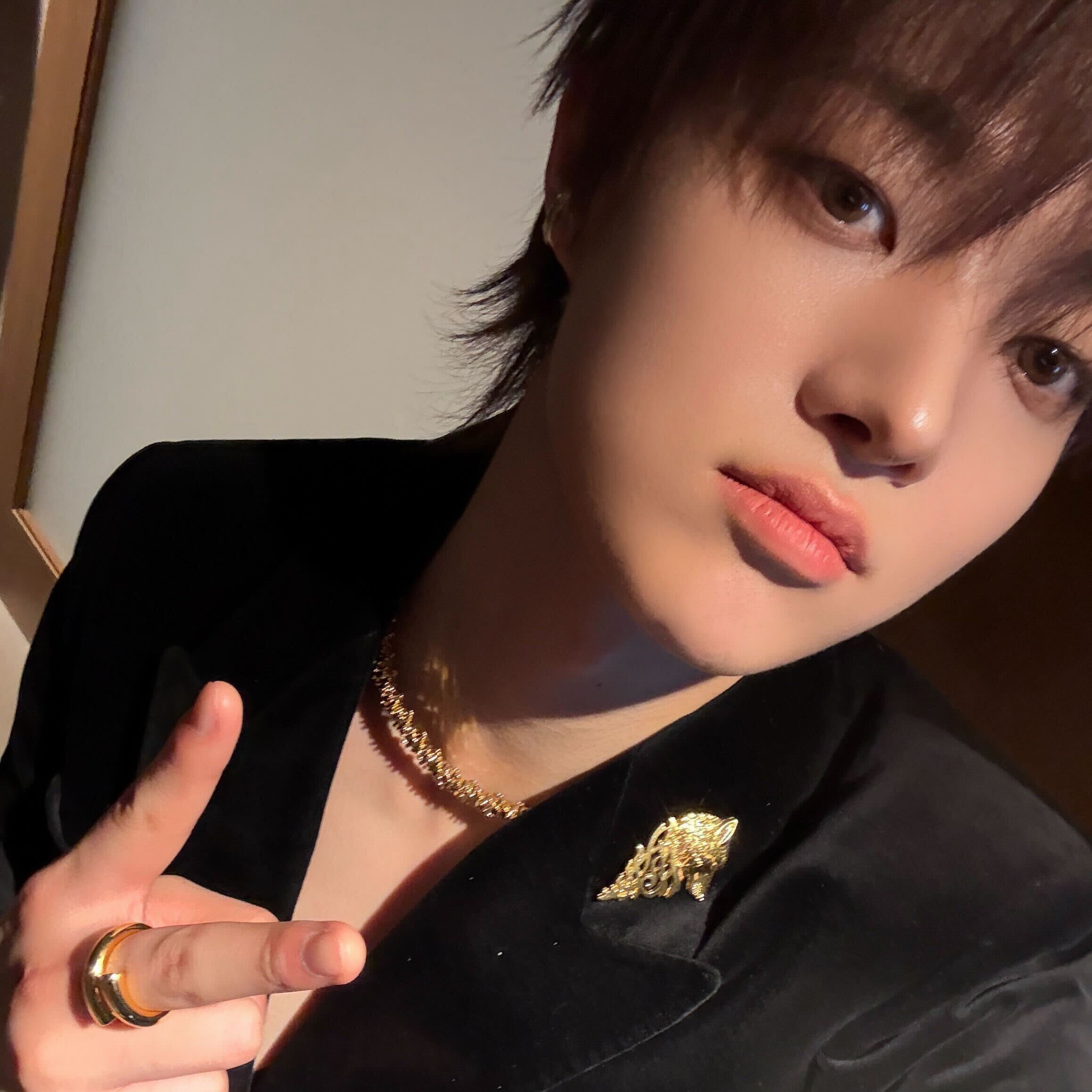 Behind-the-scenes cut of EJ (&TEAM)