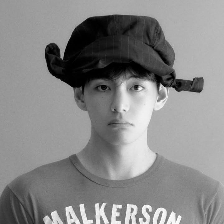 V (防彈少年團)的最新活動照片