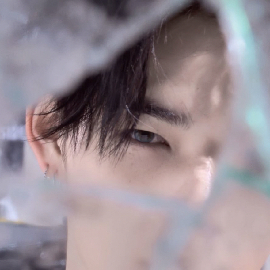 Recent activity shot of NI-KI (ENHYPEN)