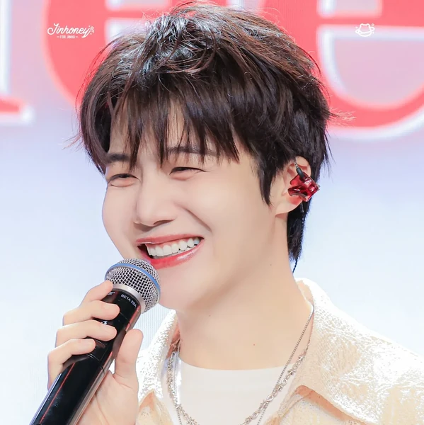 Best moment chosen by Jinho (PENTAGON) fandom