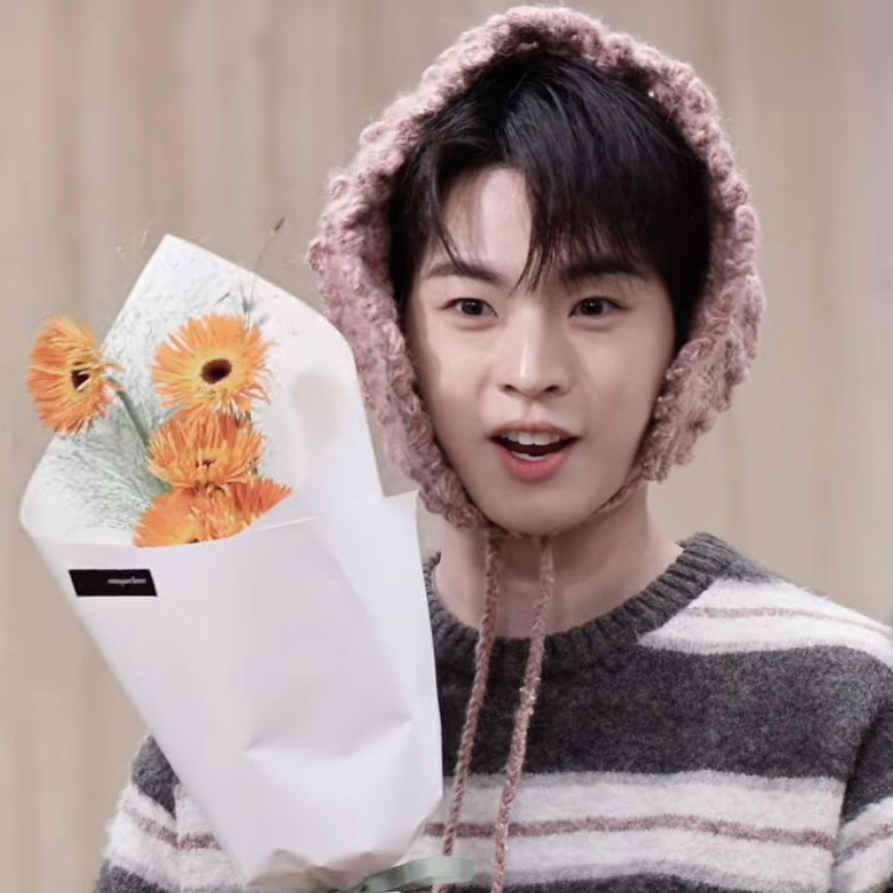 Latest photo of Hyojin (ONF)