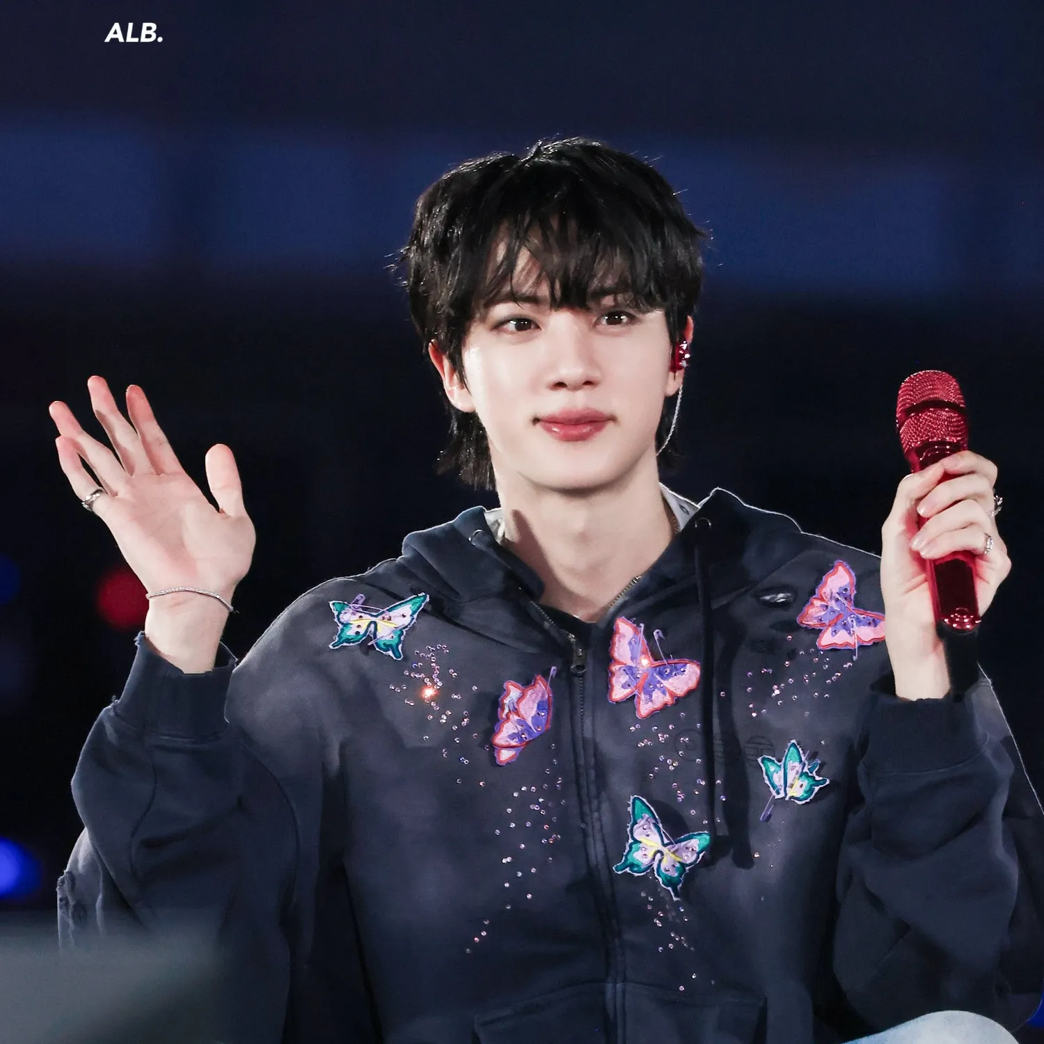 Foto aktivitas terbaru Jin (BTS)