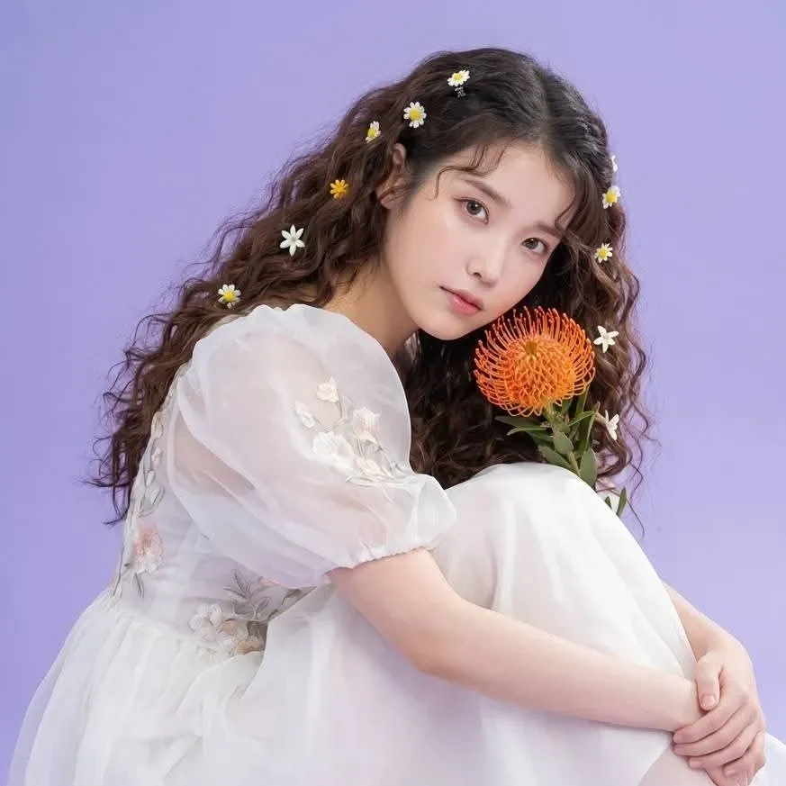 Behind-the-scenes cut of IU