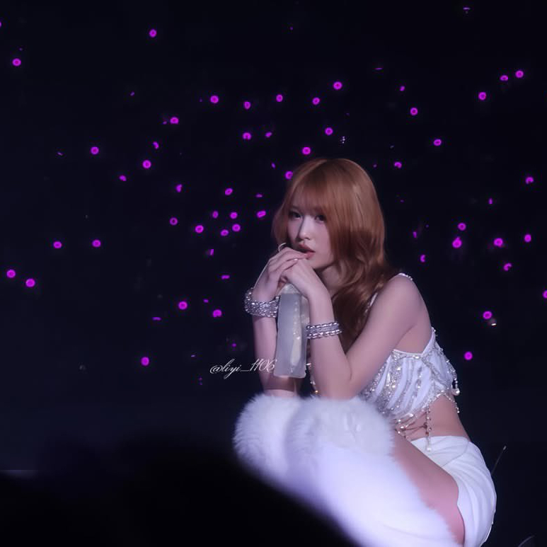 모모 (TWICE)의 최신 사진