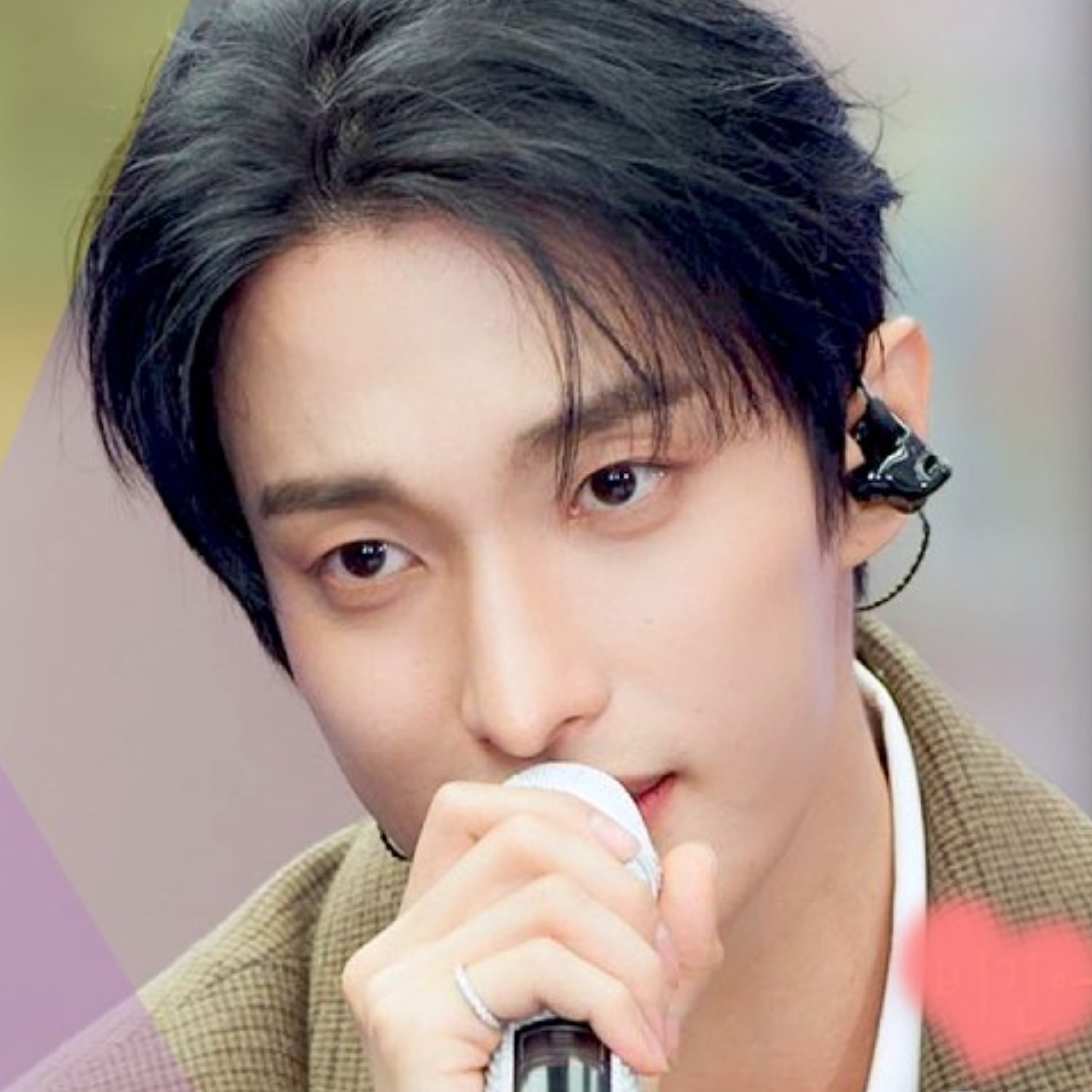 Foto aktivitas terbaru DK (SEVENTEEN)