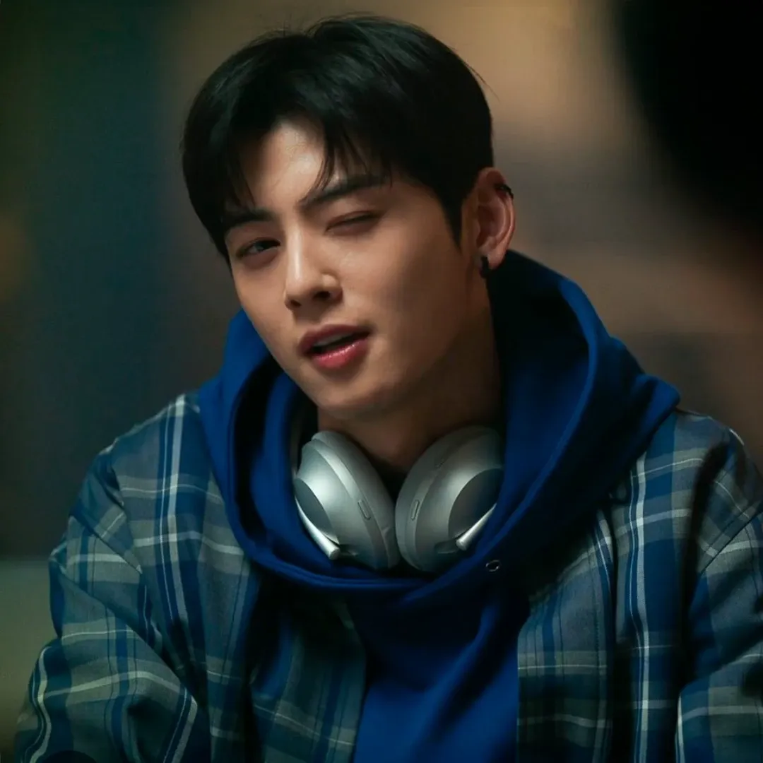 Latest photo of Eunwoo (ASTRO)