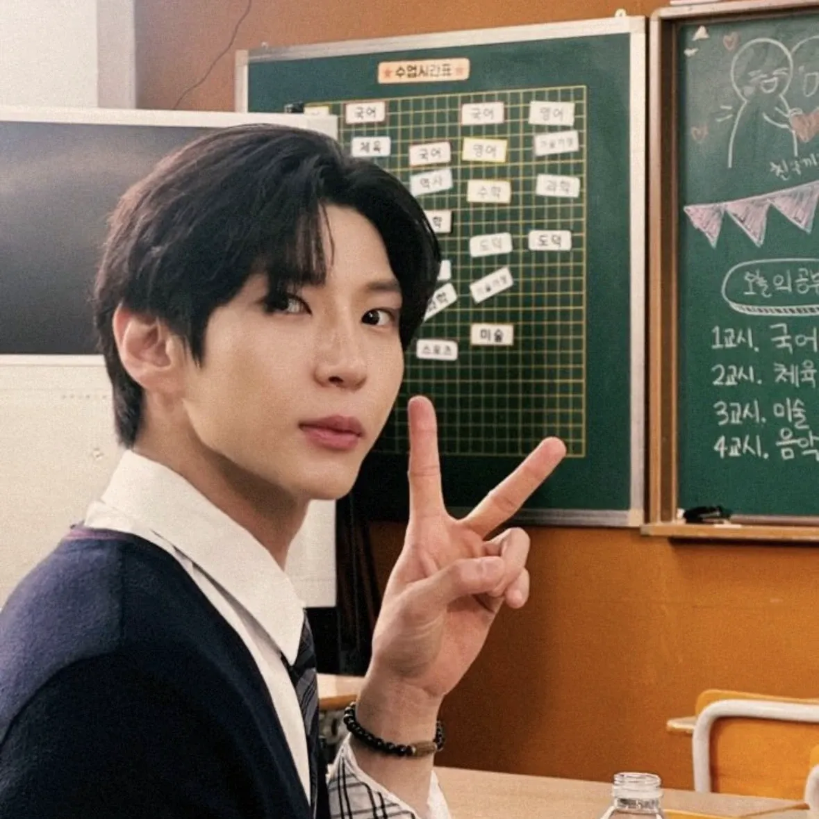 Behind-the-scenes cut of LEO (VIXX)