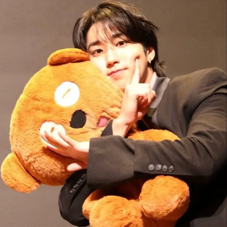 Recent activity shot of HAN (Stray Kids)