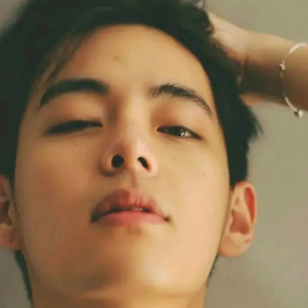 V (BTS)の舞台裏ショット