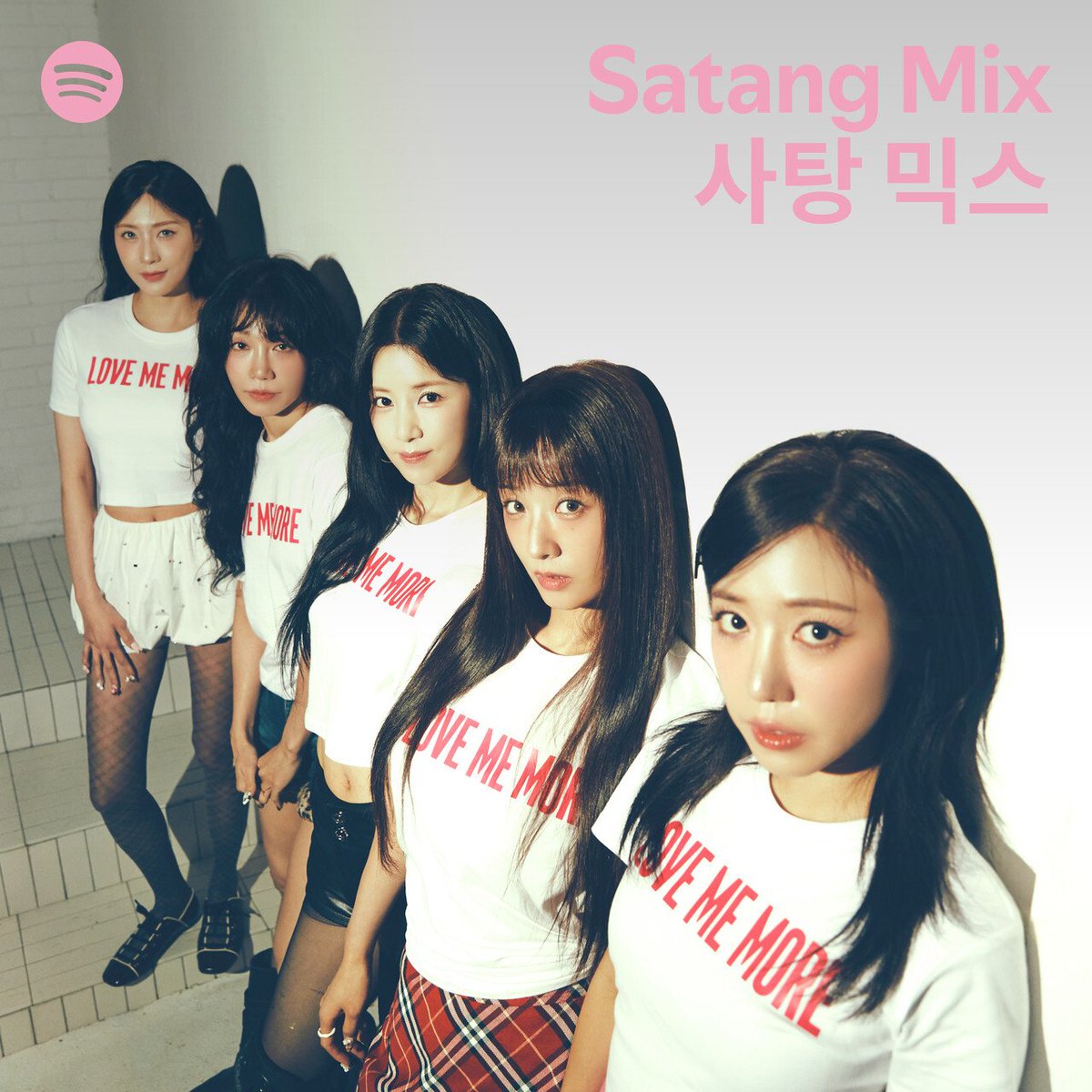 Behind-the-scenes cut of Apink