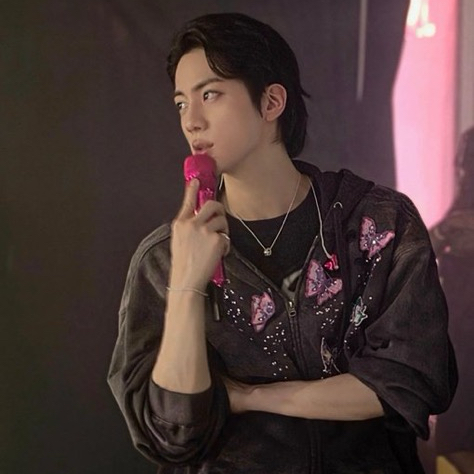 진 (방탄소년단)의 최신 사진