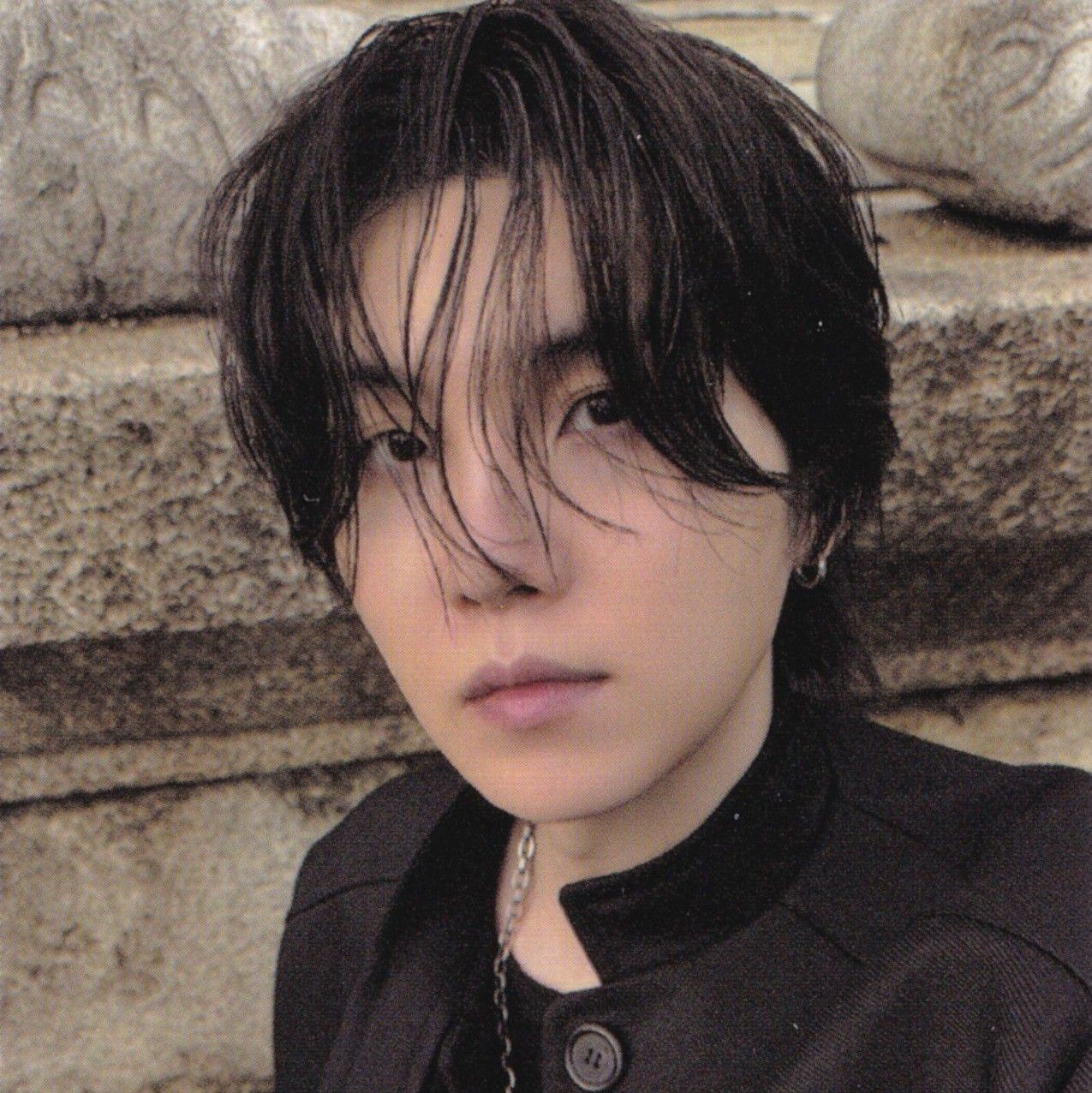 Foto aktivitas terbaru SUGA (BTS)