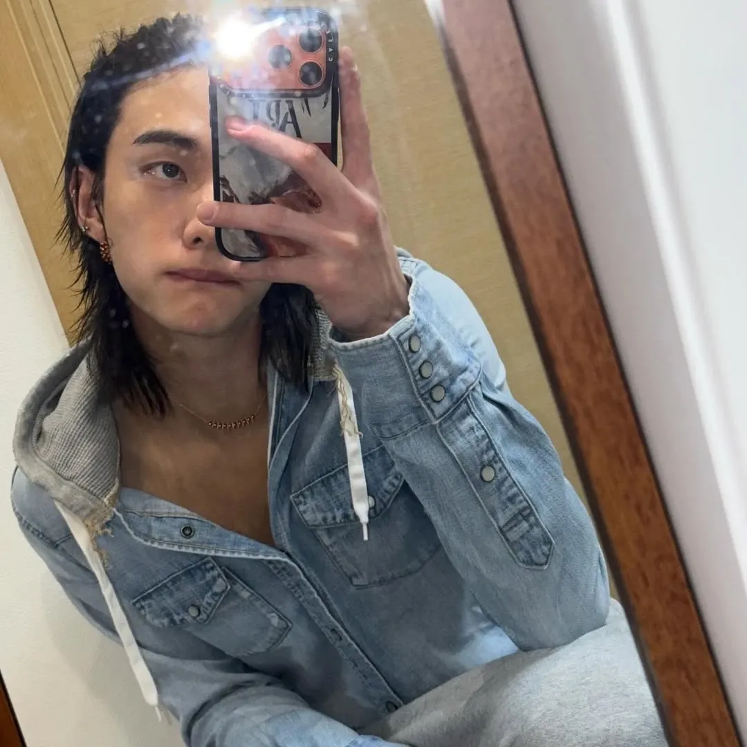 Behind-the-scenes cut of Hyunjin (Stray Kids)