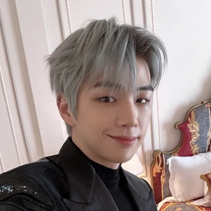 강다니엘의 비하인드 컷