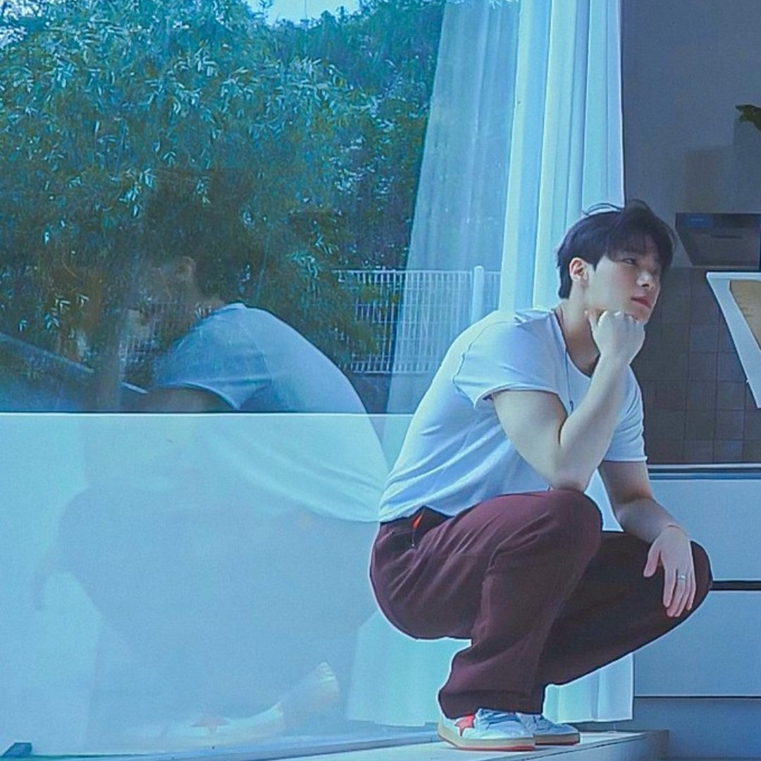 Behind-the-scenes cut of Moonbin (ASTRO)
