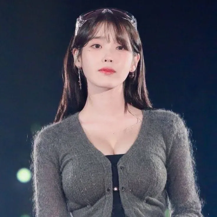 아이유의 비하인드 컷