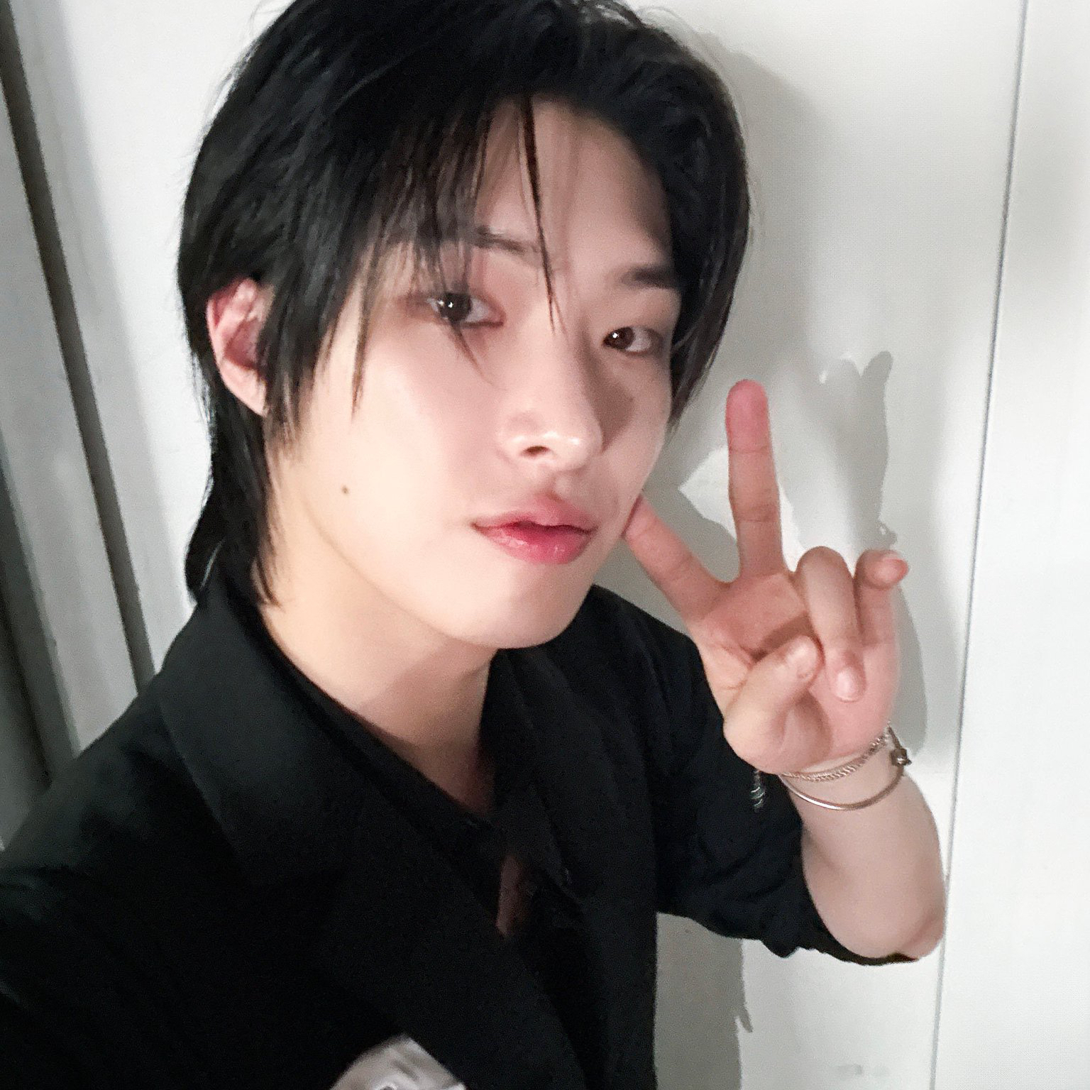 Behind-the-scenes cut of ATEEZ