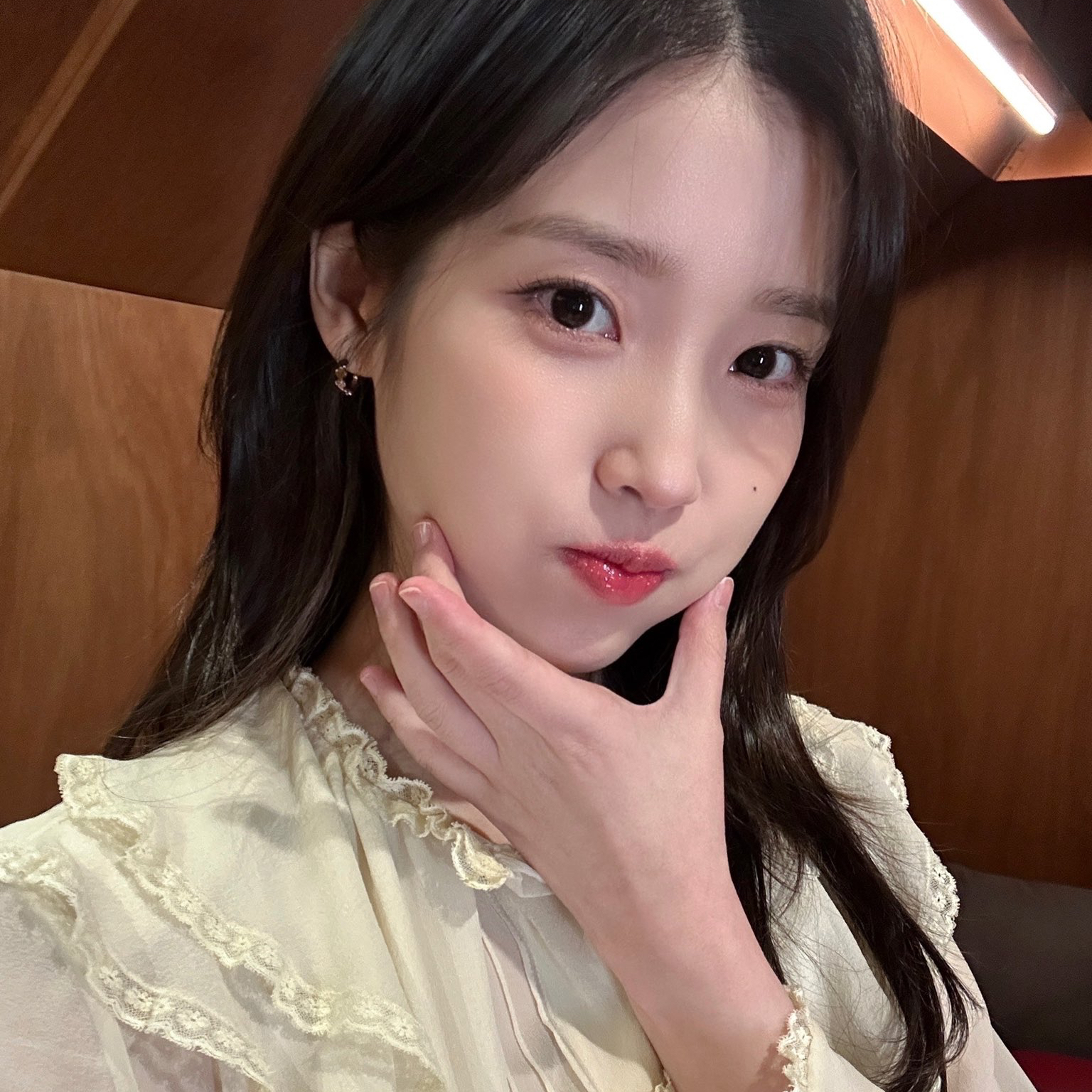 Foto aktivitas terbaru IU