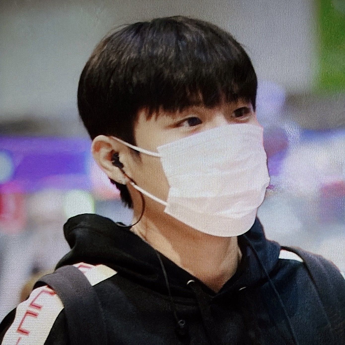 A moment captured by Park Woojin (AB6IX)'s fan