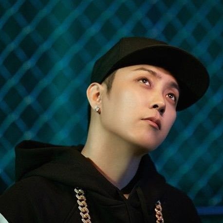 Latest photo of Eun Jiwon (SECHSKIES)