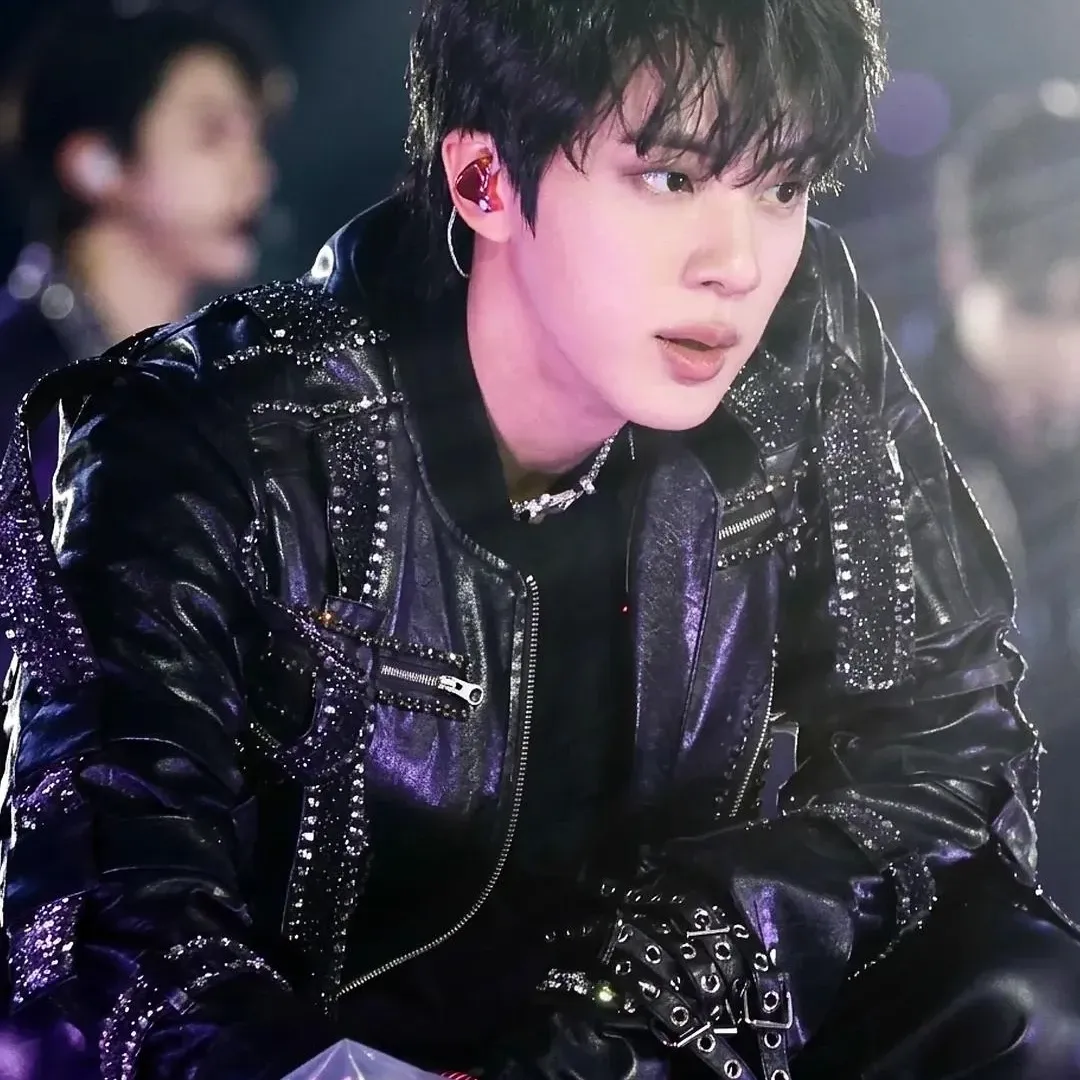 진 (방탄소년단) 최근 활동샷