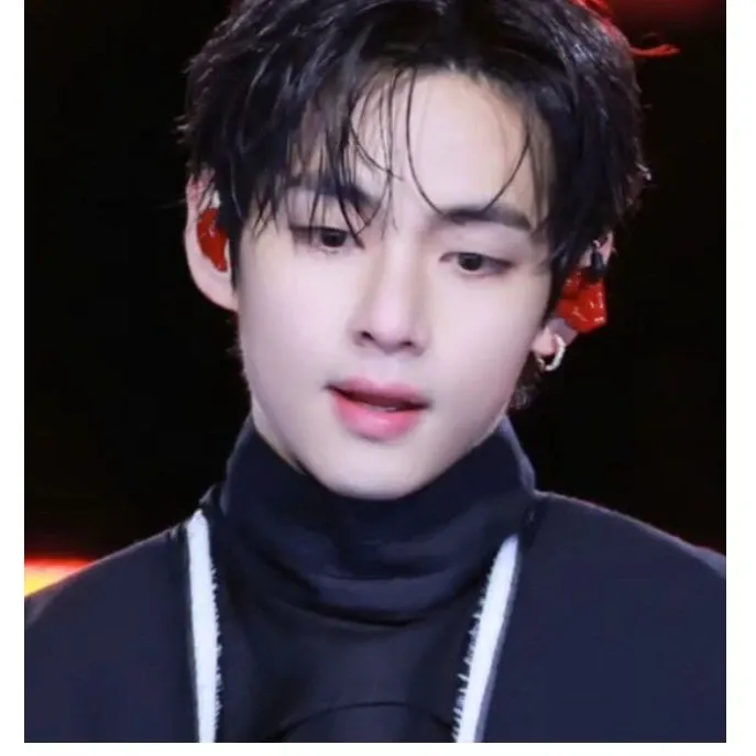 Foto aktivitas terbaru V (BTS)