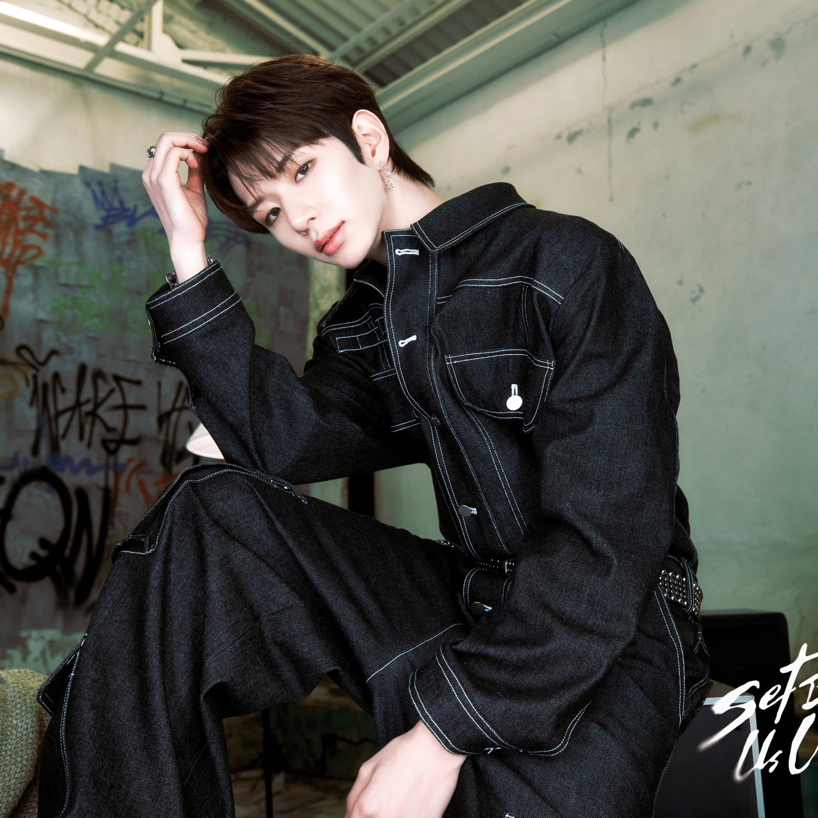 Behind-the-scenes cut of Sungjun (TUNEXX)