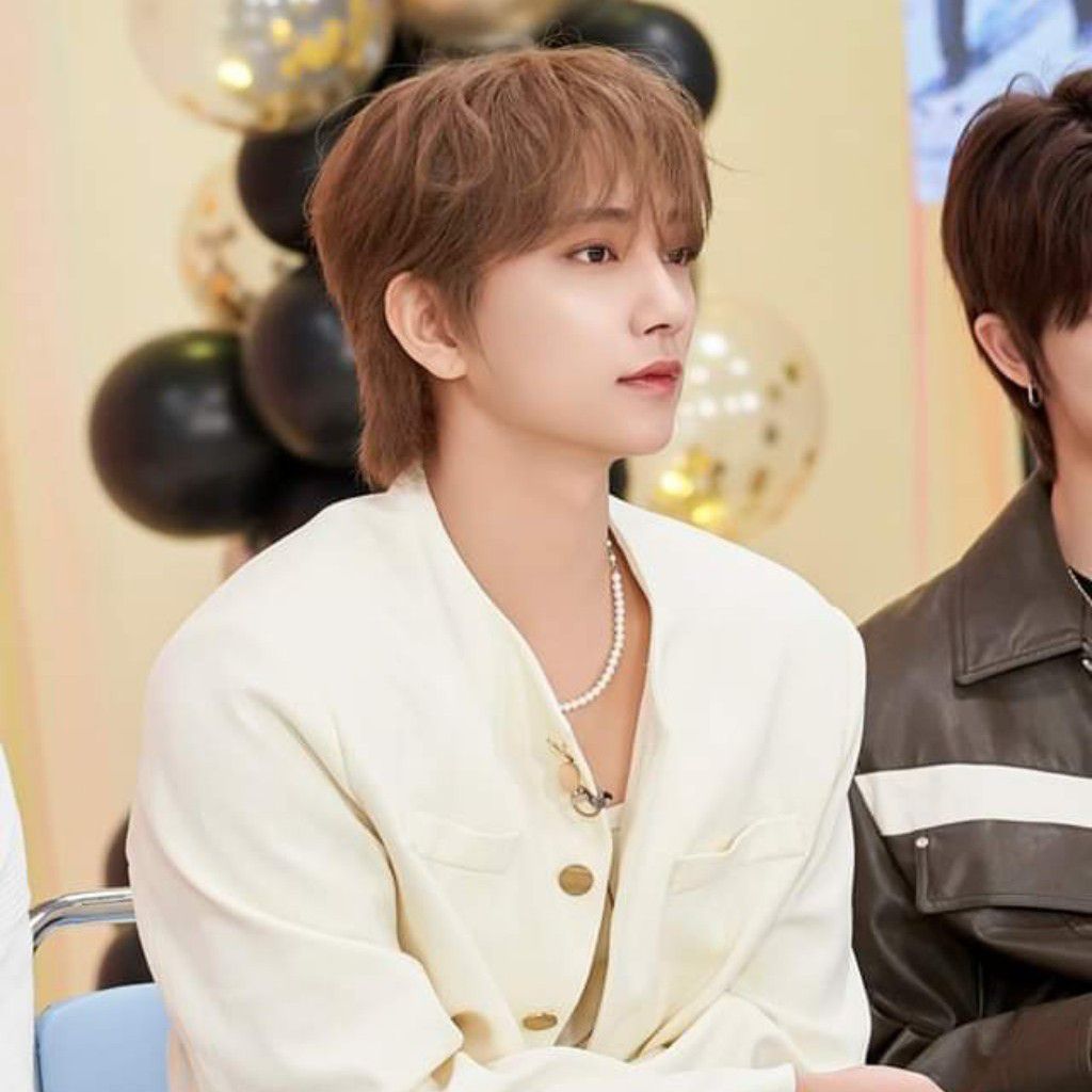 Recent activity shot of Joshua (SEVENTEEN)