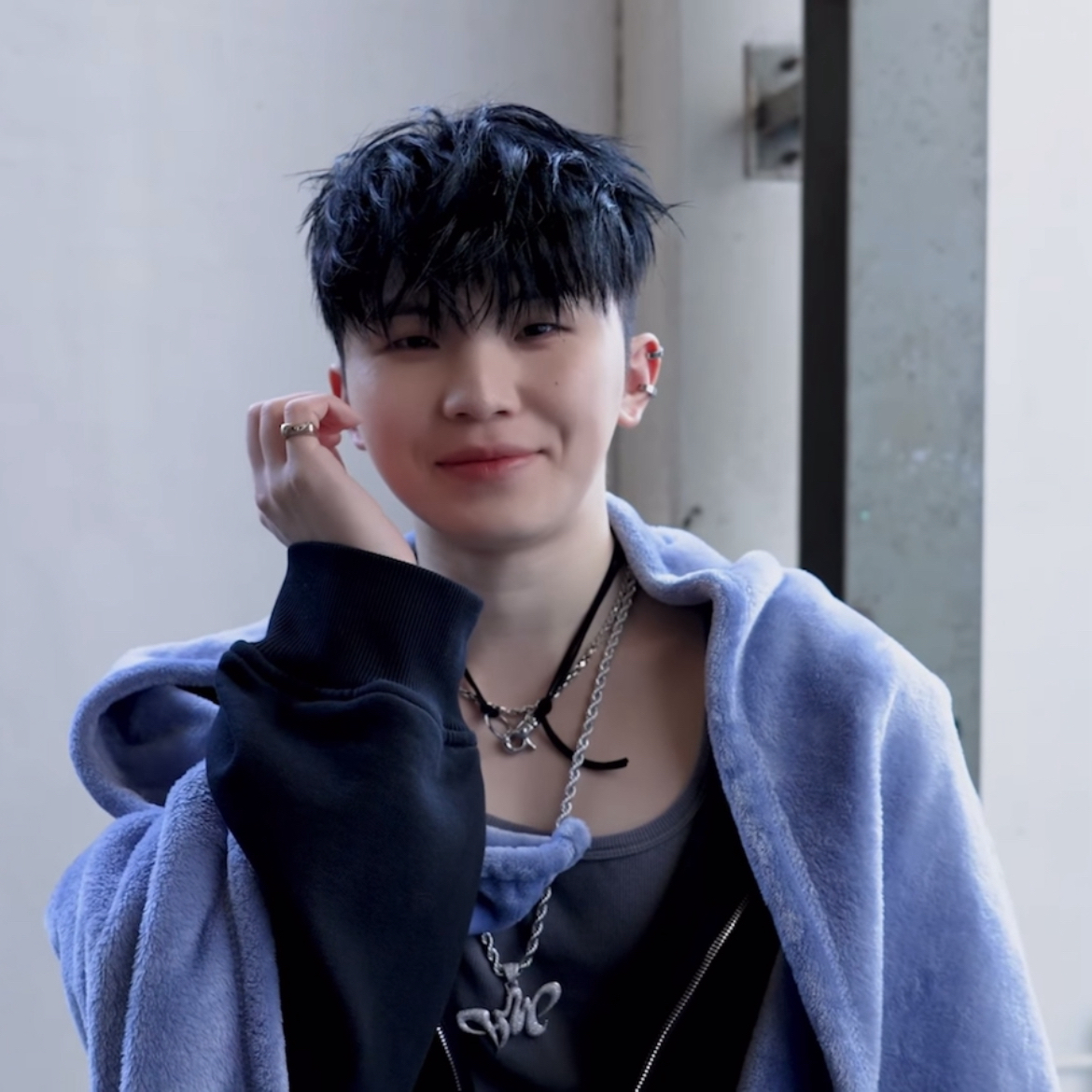 Latest photo of Woozi (SEVENTEEN)