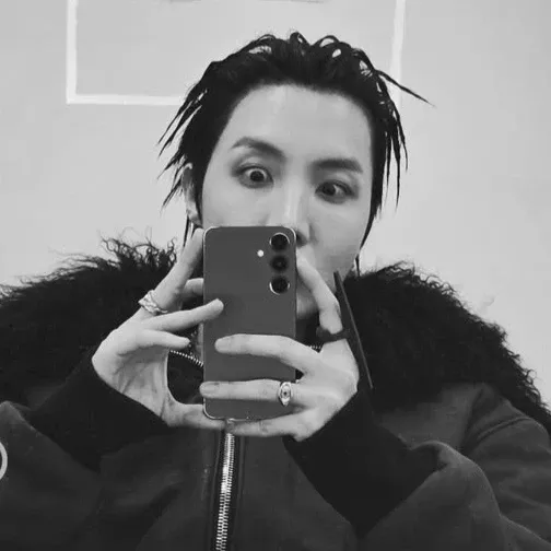 제이홉 (방탄소년단)의 최신 사진