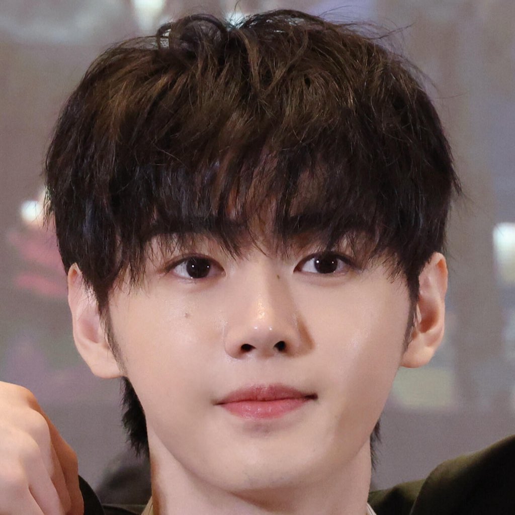 Foto aktivitas terbaru Sunghoon (ENHYPEN)