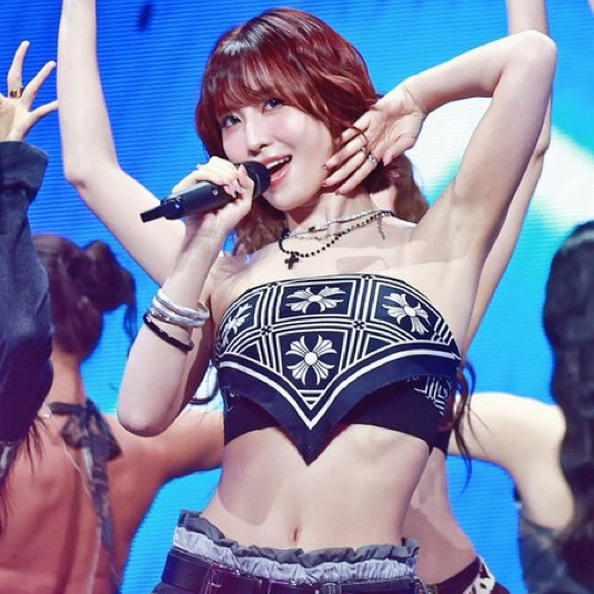 모모 (TWICE)의 비하인드 컷