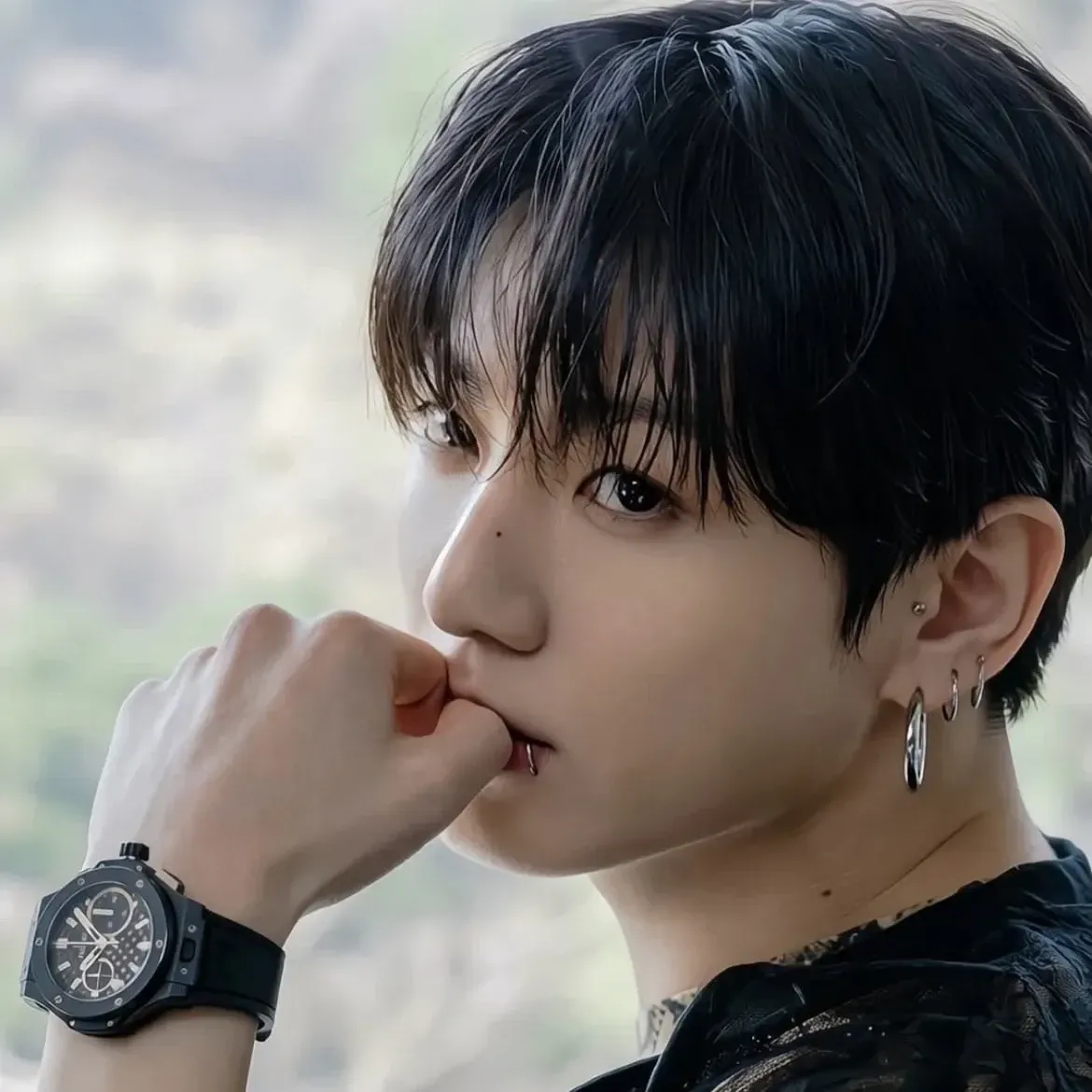 Foto aktivitas terbaru Jungkook (BTS)
