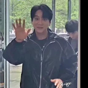A moment captured by Hwang Chiyeol's fan