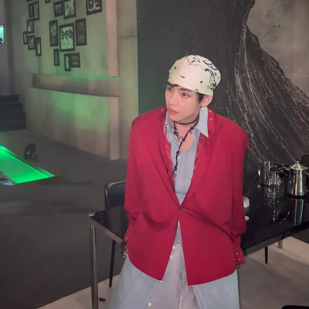 Foto terbaru V (BTS)