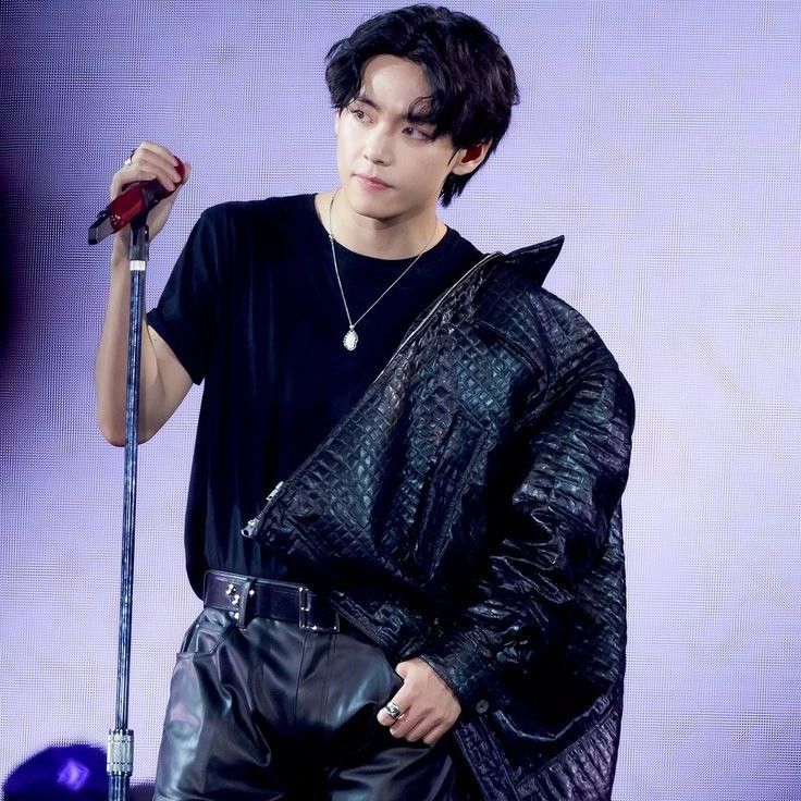 뷔 (방탄소년단)의 비하인드 컷