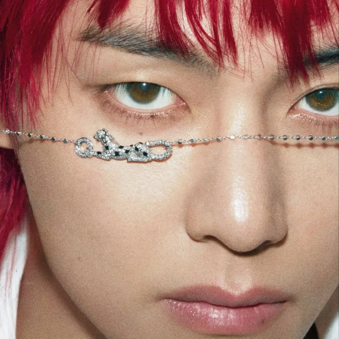 Behind-the-scenes cut of BTS