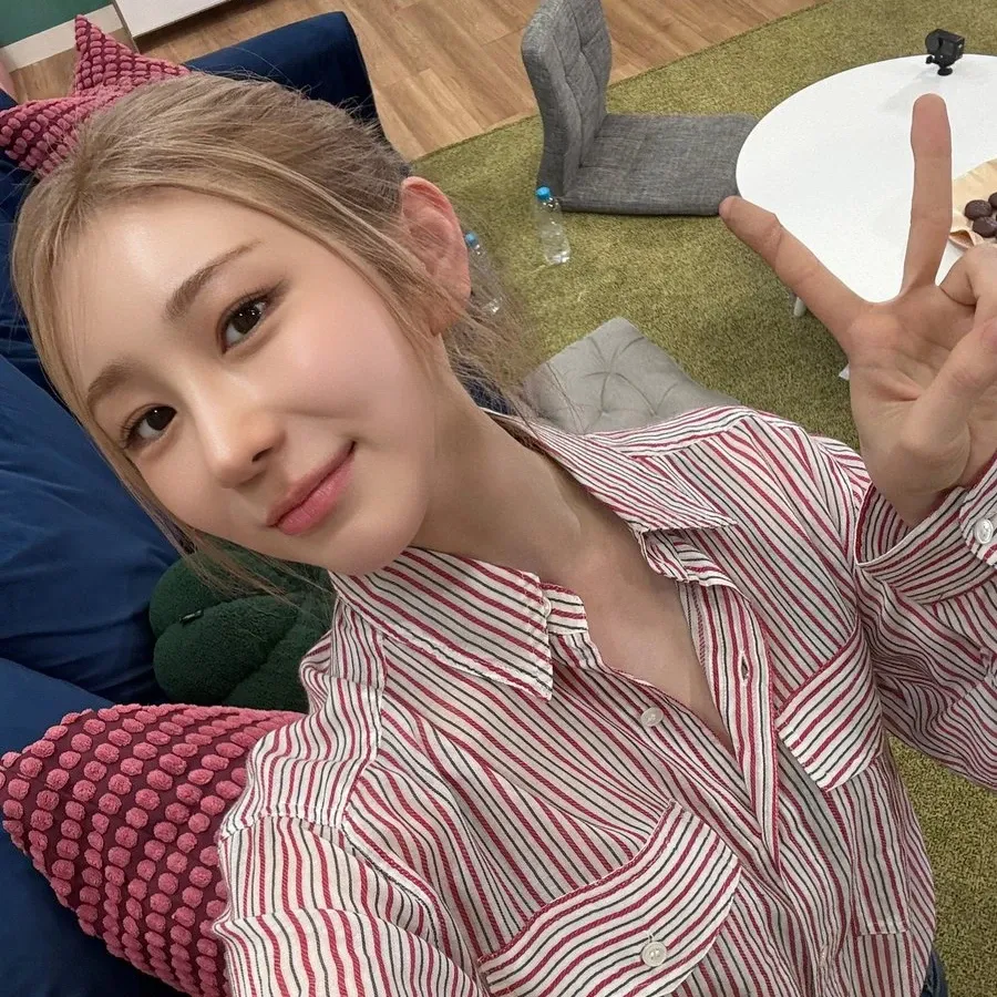 Behind-the-scenes cut of Lee Chaeyeon