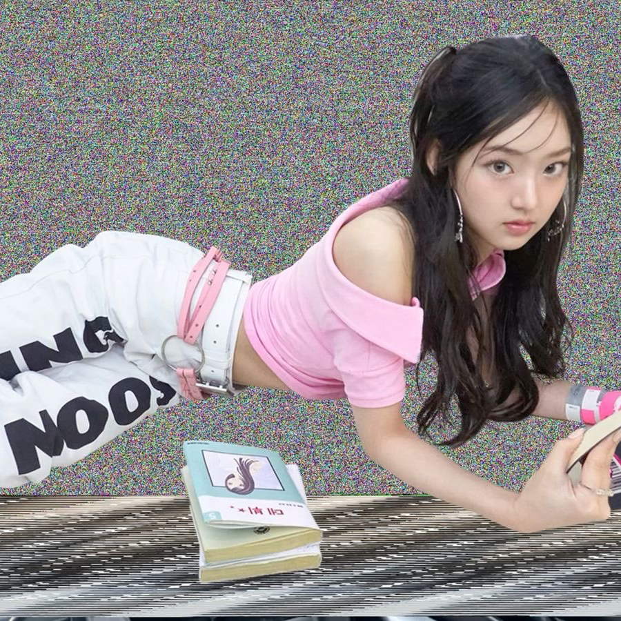 Behind-the-scenes cut of KiiiKiii