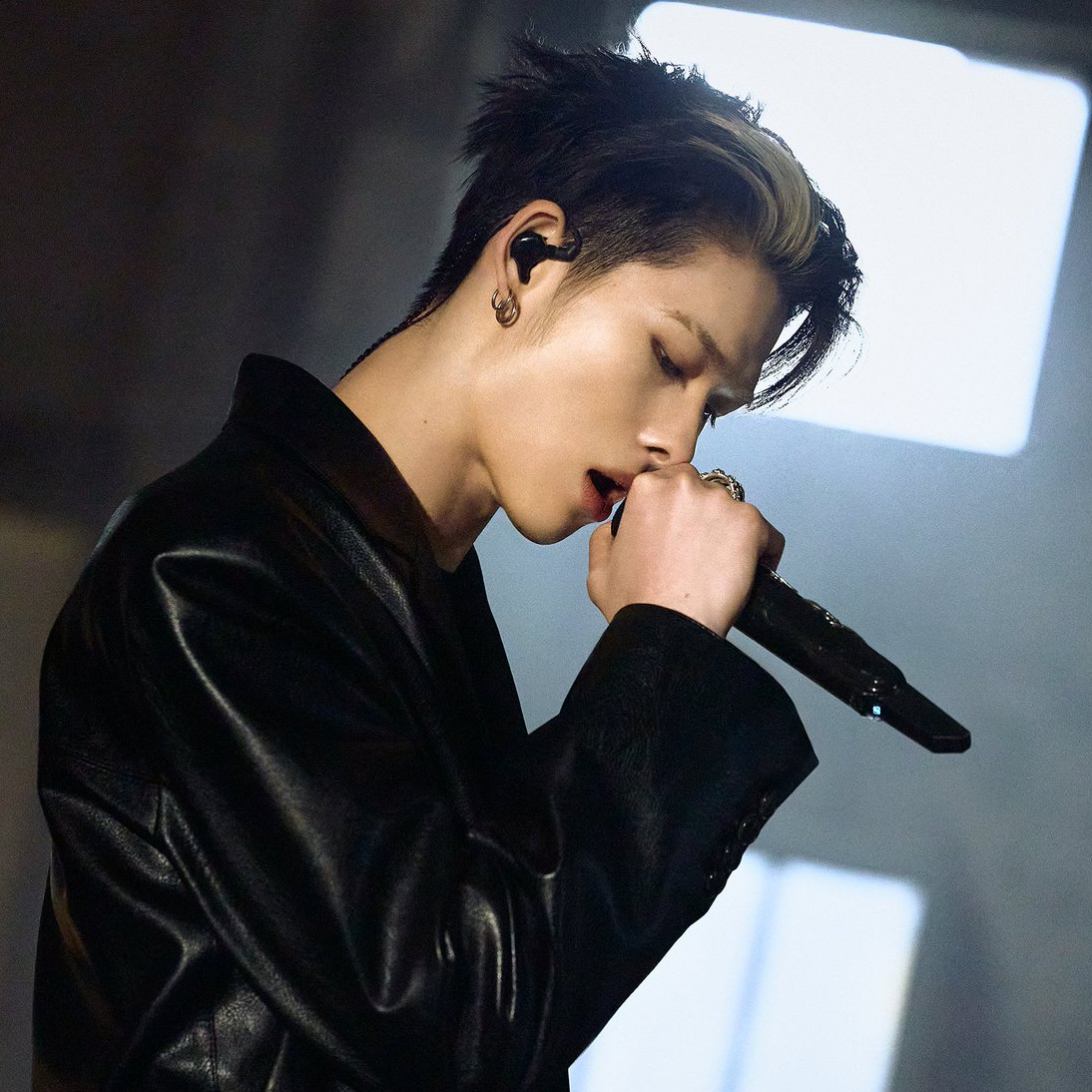 Foto terbaru NI-KI (ENHYPEN)