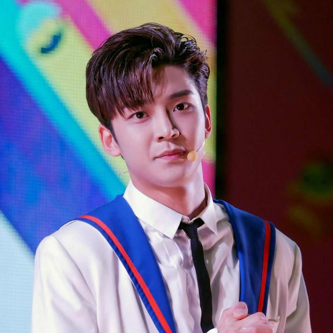 Behind-the-scenes cut of Rowoon