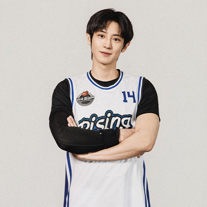 Momen yang diabadikan oleh penggemar Chanyeol (EXO)